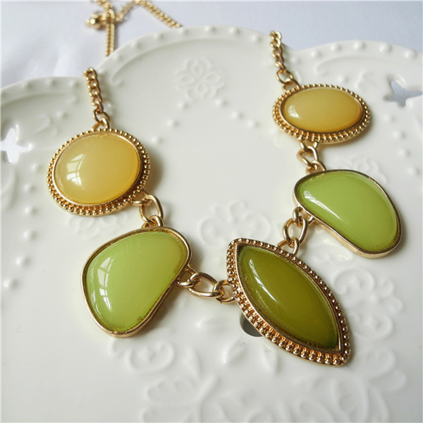 Green Bubble Bib Necklace With Earrings/ Gold Tone Beaded Chunky Statement Necklace